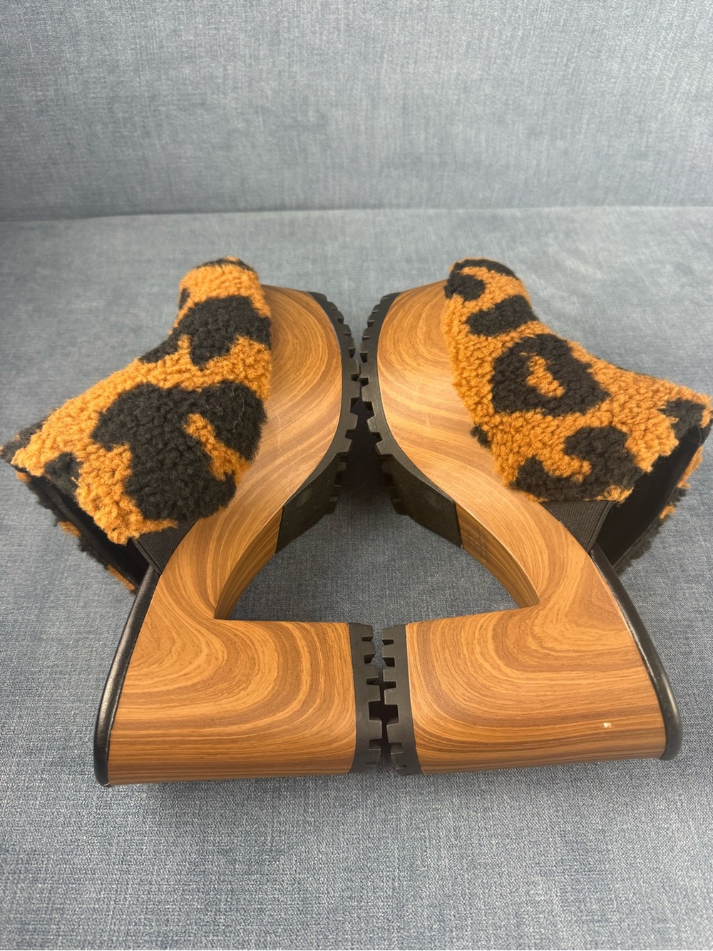 Jessica Simpson Tollia Leopard Print Shearling Wood Block Heel Clogs SZ 9 Chunky - Picture 7 of 11